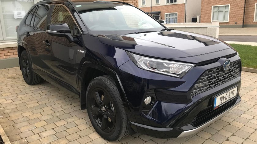 Toyota rav4 2020 черный