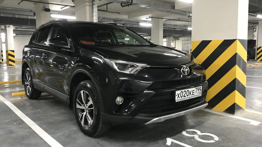 Toyota rav4 2016 черный