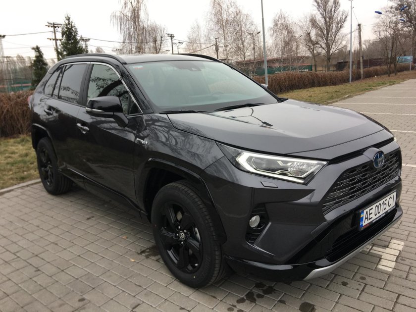 Toyota rav4 2021 черный