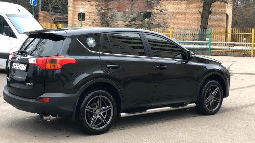 Тойота рав 4 2013 черный
