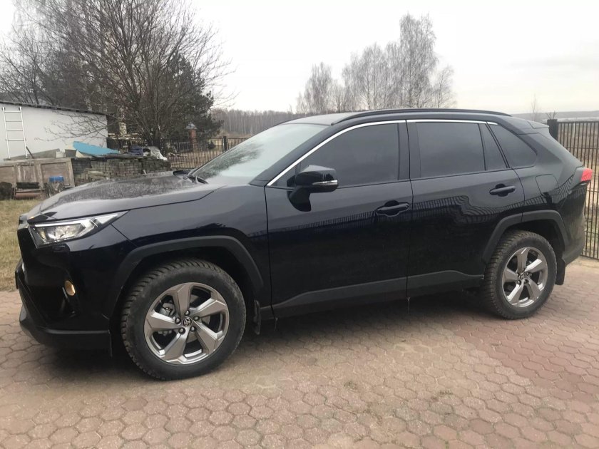 Тойота рав 4 2021 черный тонированный