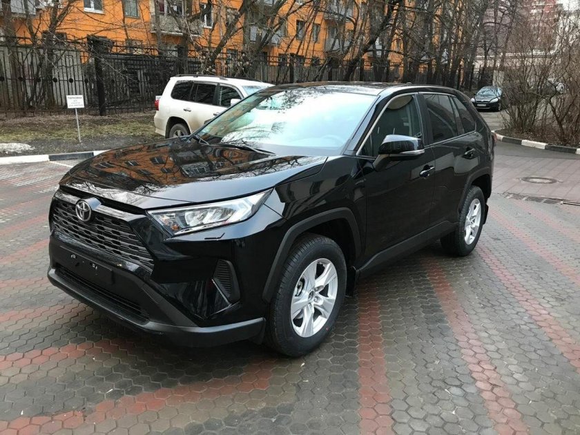Toyota rav4 2020 черный
