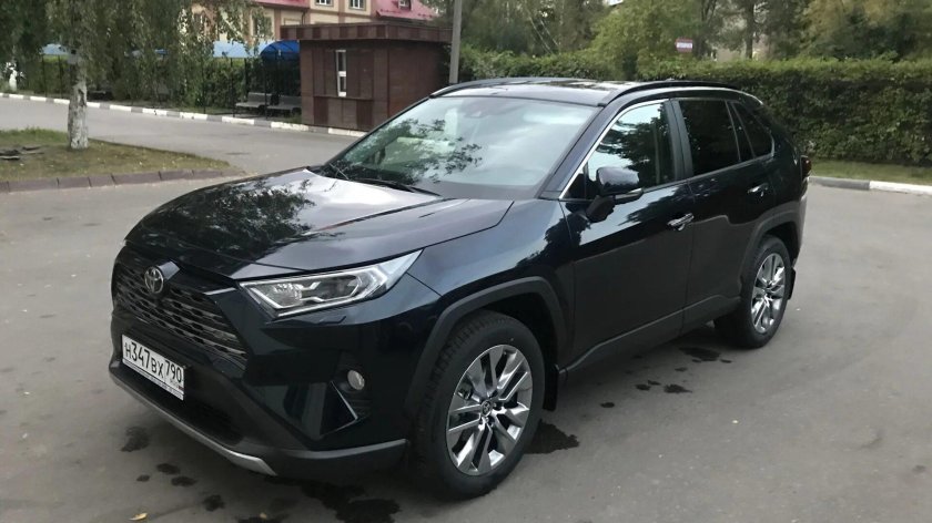 Toyota rav4 2020 черный