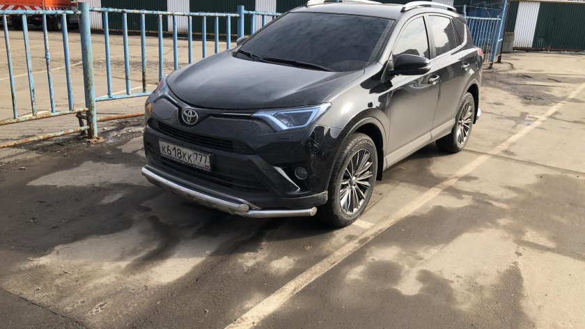 Тойота рав 4 2017 черный