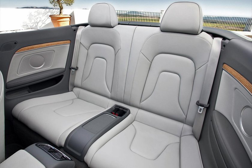 Ауди а5 задний ряд