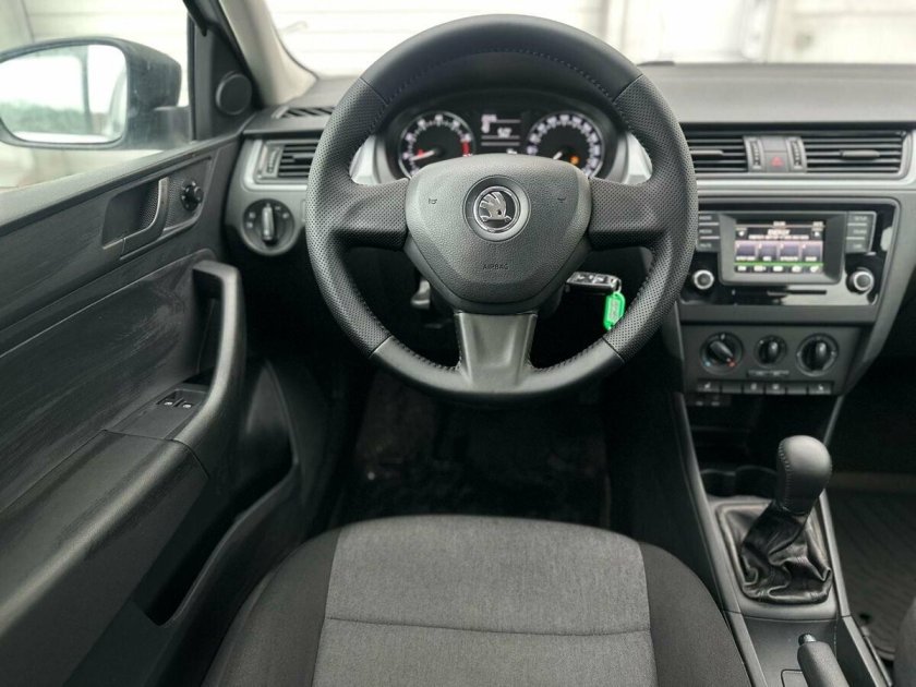 Шкода рапид 2018 салон