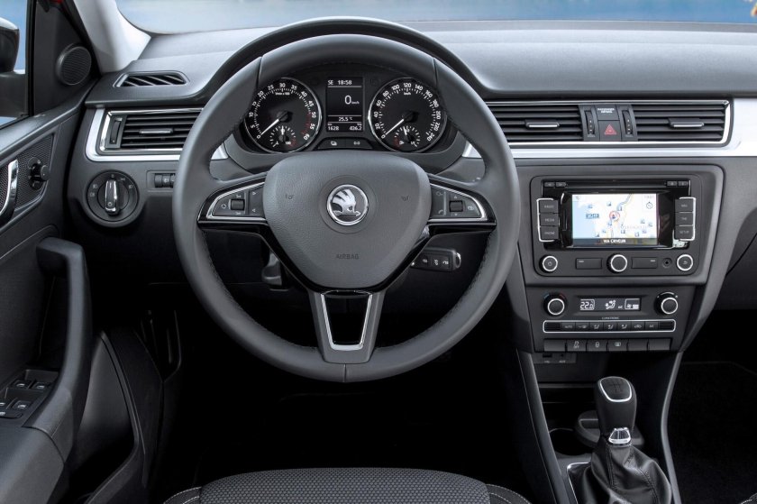 Шкода Рапид 2015 салон