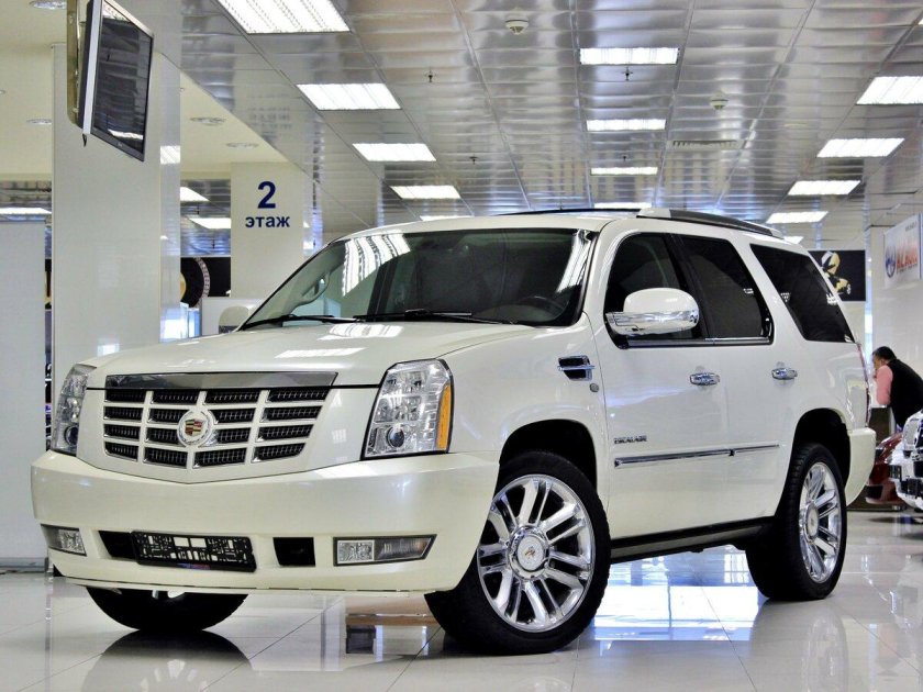 Cadillac Escalade 3