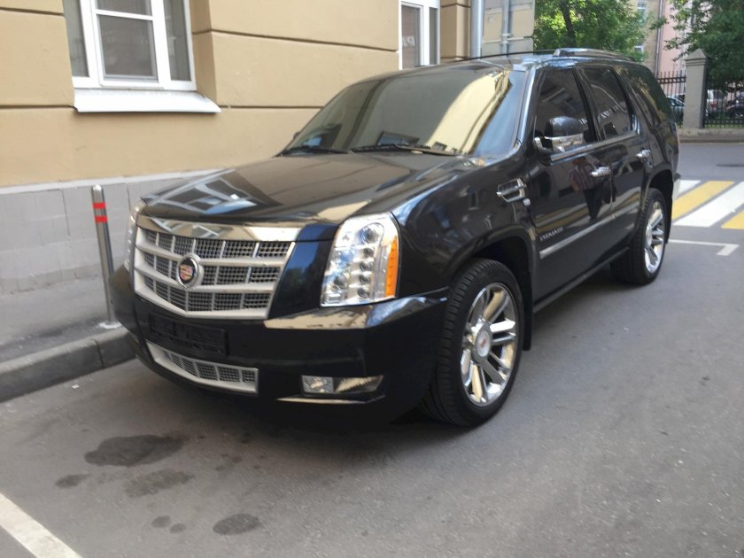 Кадиллак Эскалейд 3