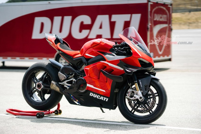 Мотоцикл Ducati Superleggera v4