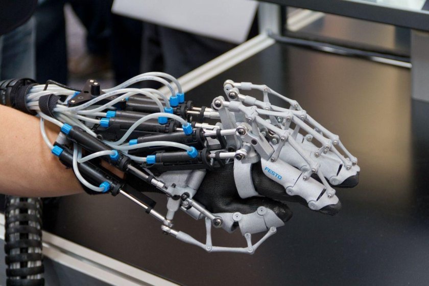 Пневмомышцы экзоскелет