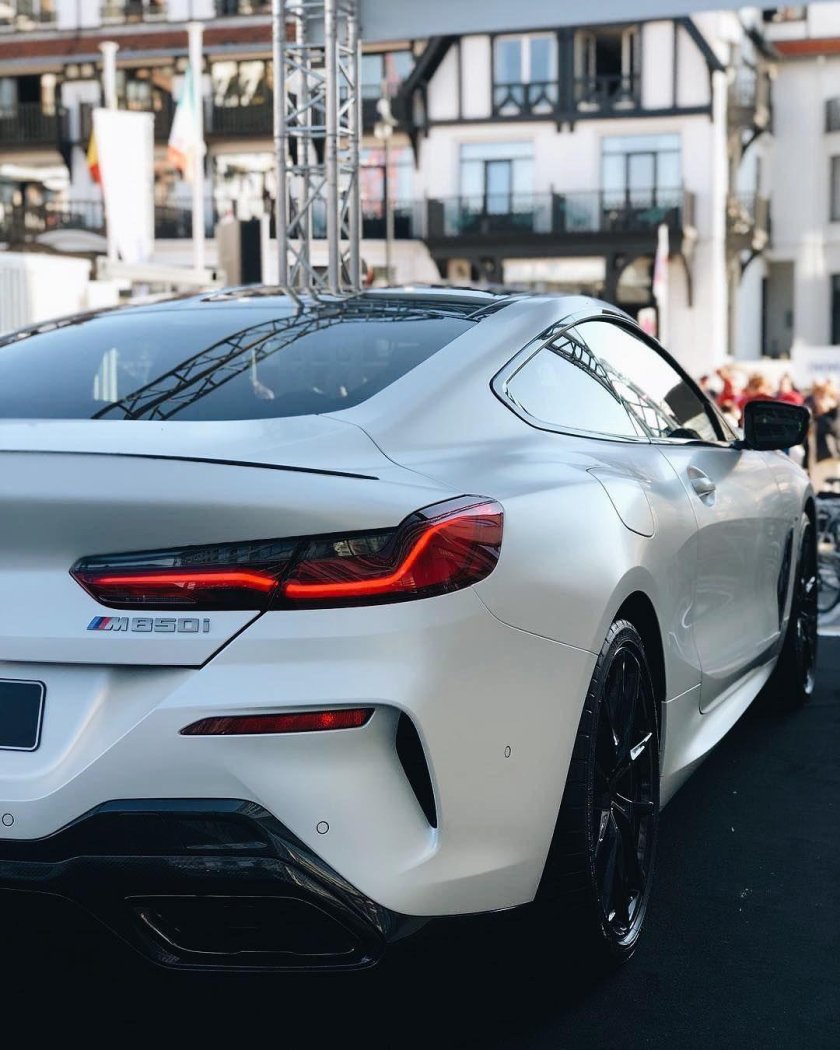 BMW m850i