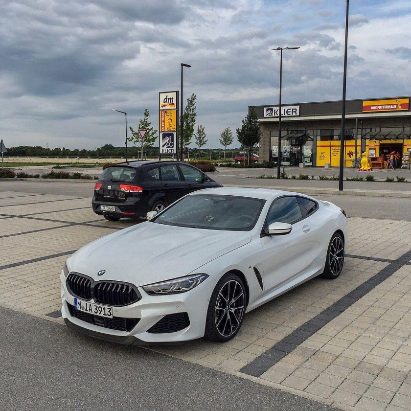 BMW m850i