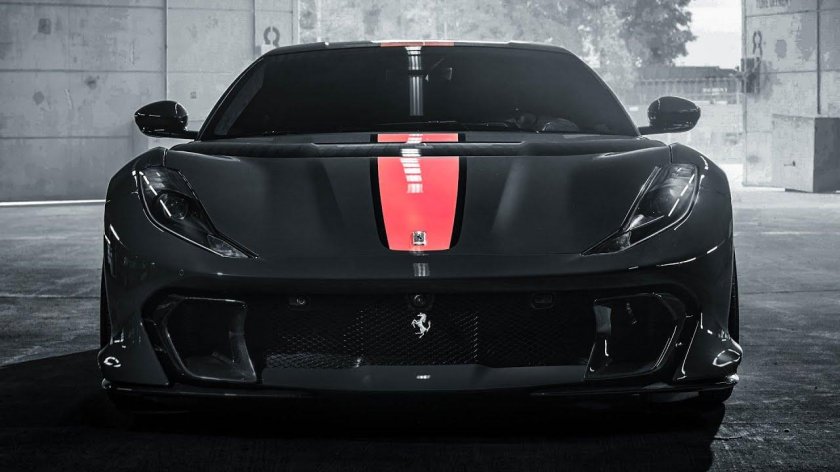 Феррари 812 Competizione