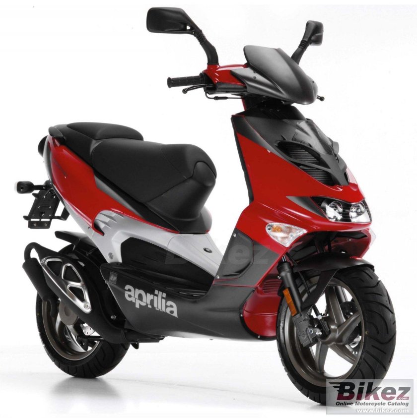 Скутер aprilia