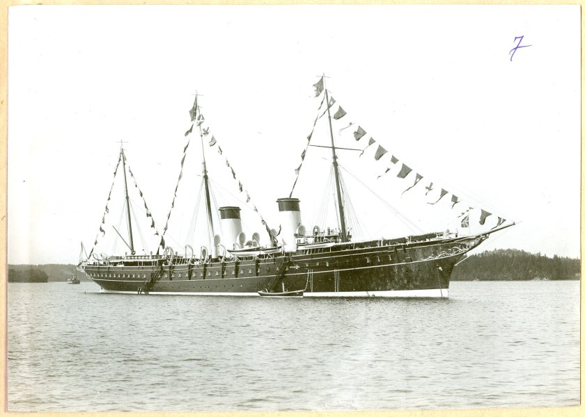 Императорская яхта Штандарт