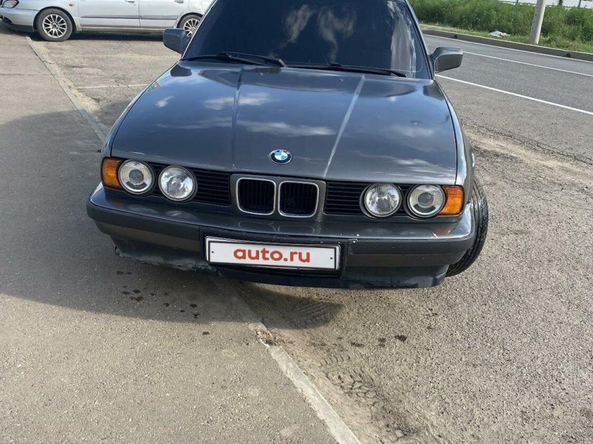 BMW e34 HELLA Black