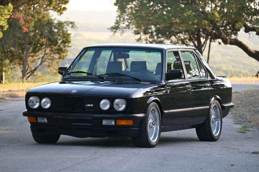 BMW 5 e28