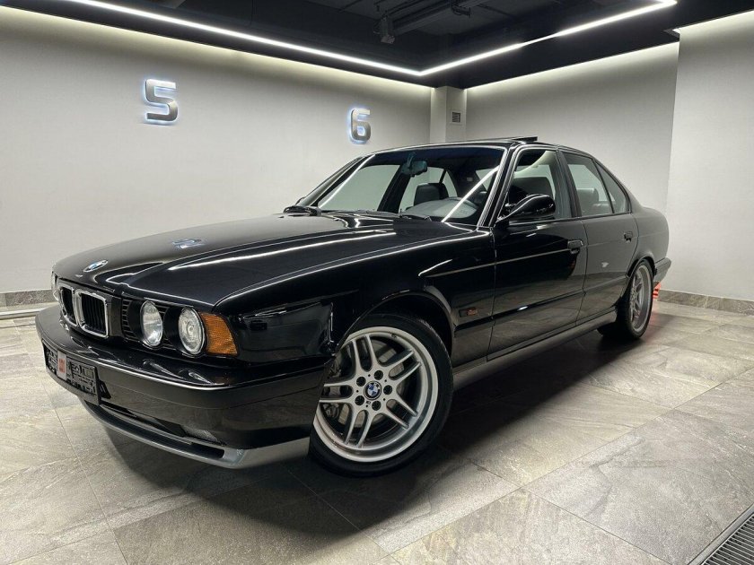 Мерседес 126 купе АМГ