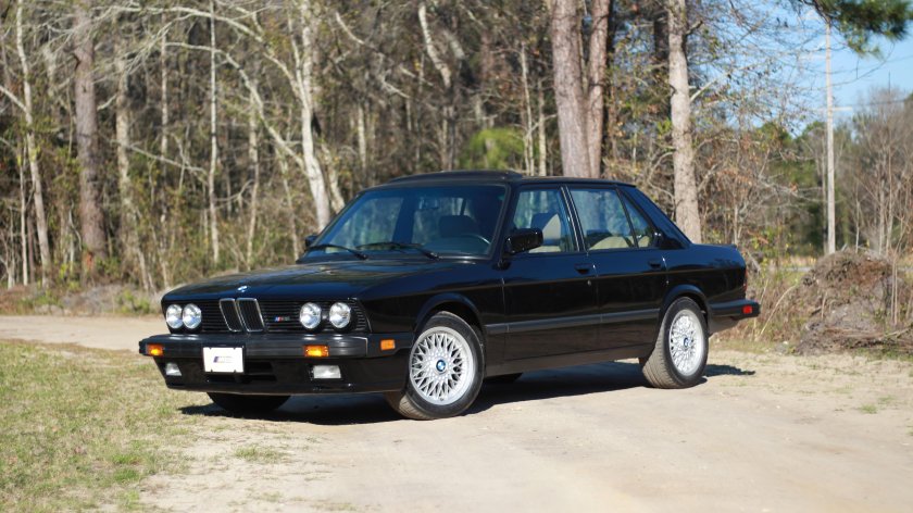 БМВ 1988 года