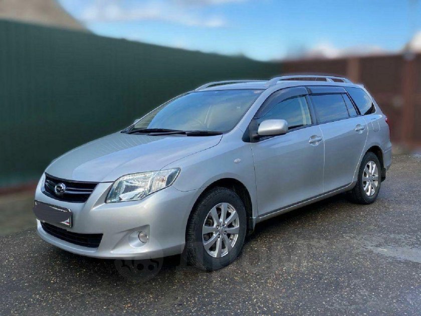 Toyota Corolla Fielder 2011