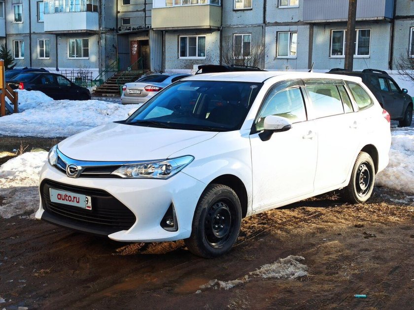 Тойота королла филдер