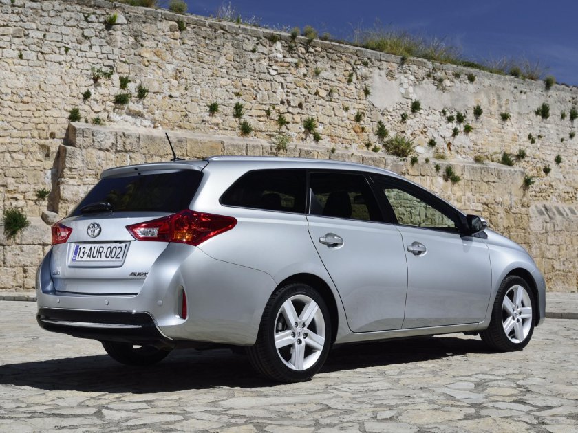 2013 Toyota Auris Touring
