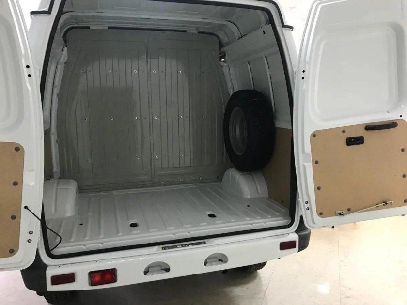 ГАЗ 2752 Соболь грузовой отсек