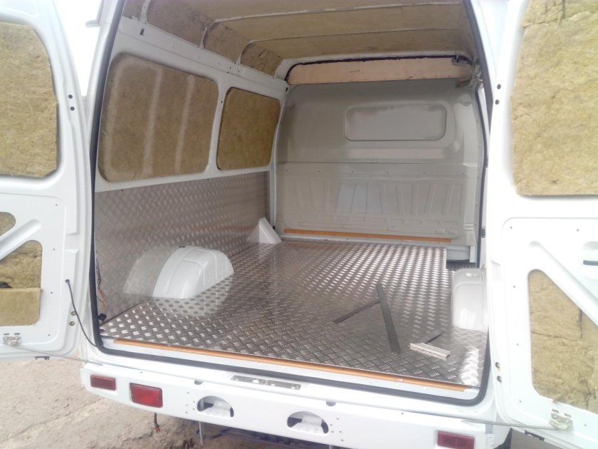 Газель 2705 грузовой отсек