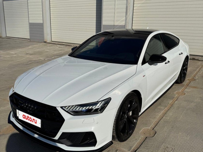 Белая ауди а 7