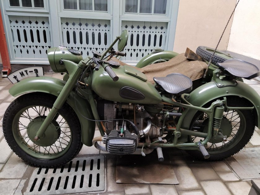 Мотоцикл Днепр МТ 9