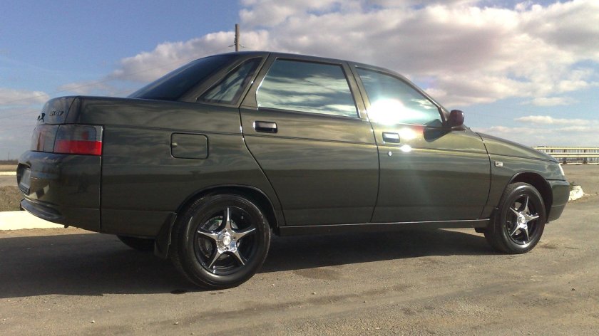 ВАЗ 2110 золото инков