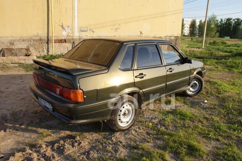 ВАЗ 2115 золотой лист