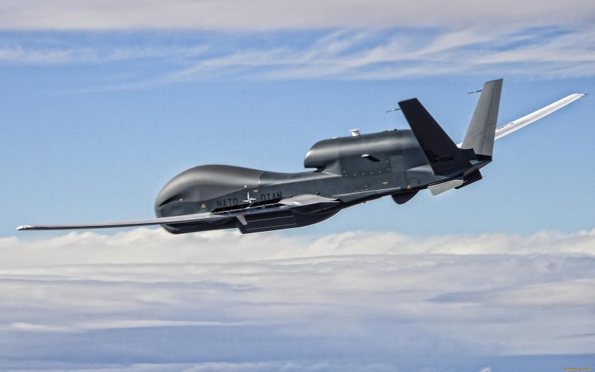 Дрон RQ-4 Global Hawk