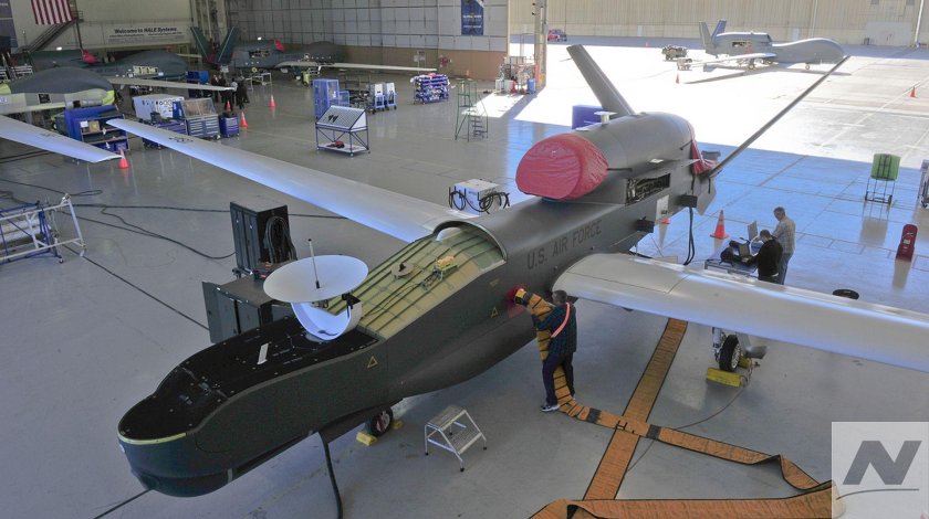 Дрон RQ-4 Global Hawk