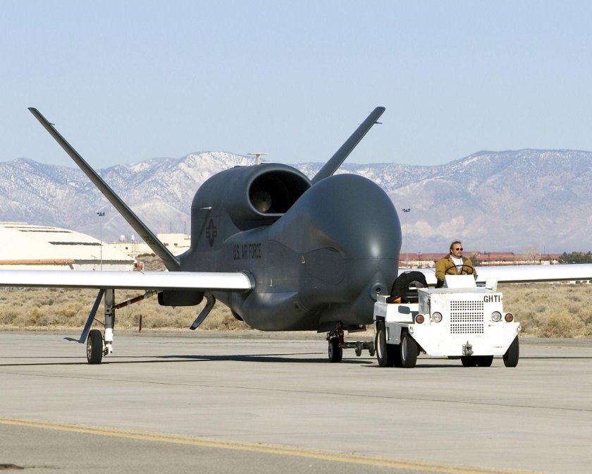 Самолет Northrop Grumman RQ-4b Global Hawk