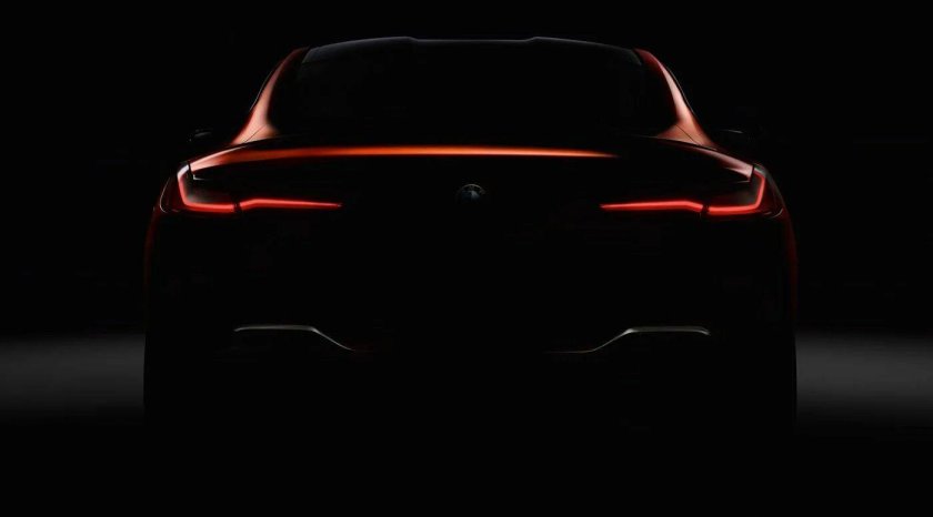 Авто на черном фоне