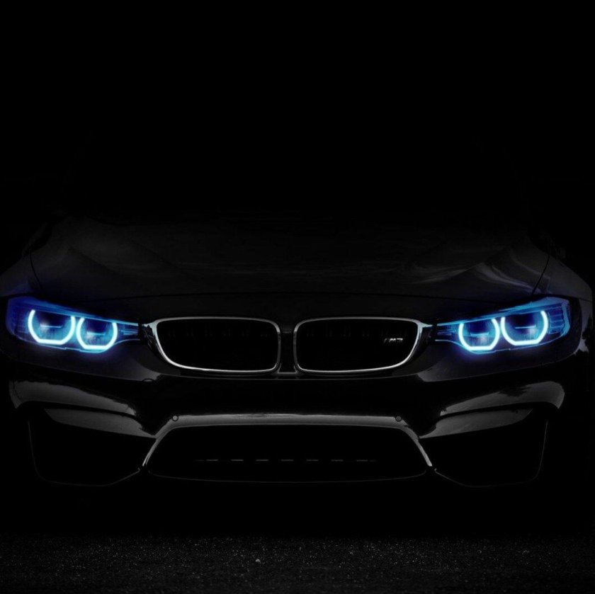 Фара бмв в темноте