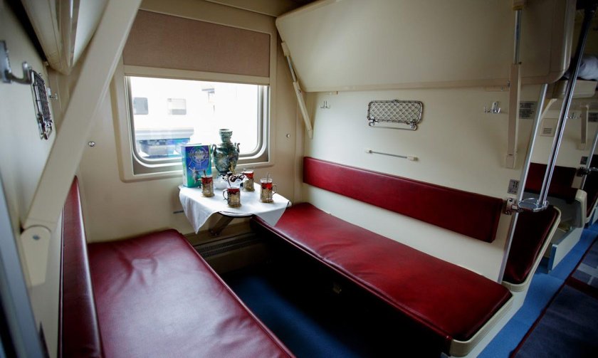 Фирменный вагон РЖД плацкарт