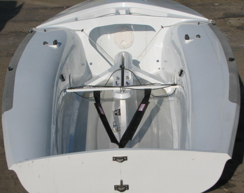 Швертбот 470