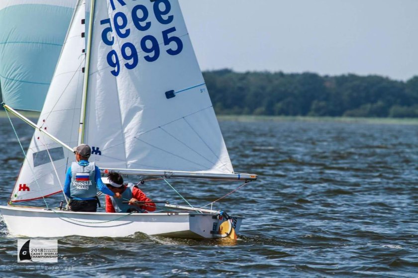 Швертбот 470