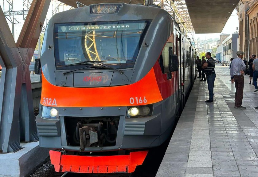 Электропоезд эп 2 д