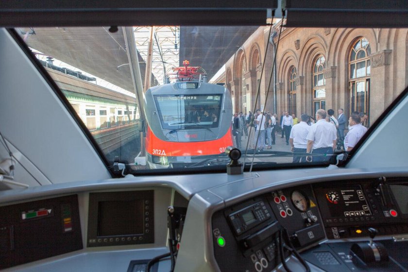 Штадлер поезд