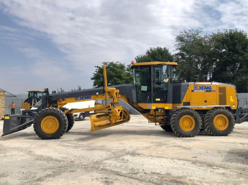Автогрейдер xcmg gr2205at