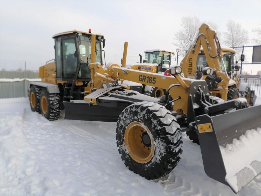 Автогрейдер gr165