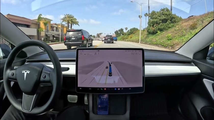 Машина с автопилотом