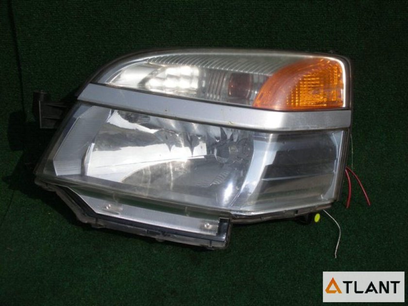 Задние фонари Тойота Вокси 60