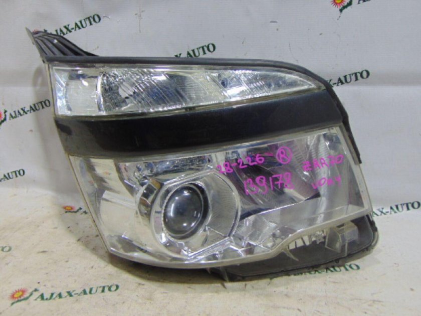 Фара Toyota Voxy zzr70 28-203l
