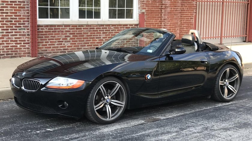 BMW z4 Roadster черная