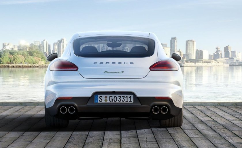 Порше Панамера 2013